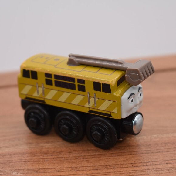 Diesel 10 - GGG82 Thomas and Friends Wooden Railway Trains Engines 3 inches - Picture 5 of 6